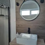 The Shed - Sea Side Sauna Retreat بيت للعطل