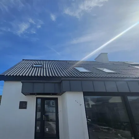 The Shed - Sea Side Sauna Retreat Feriehus