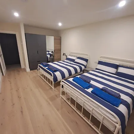 The Shed - Sea Side Sauna Retreat